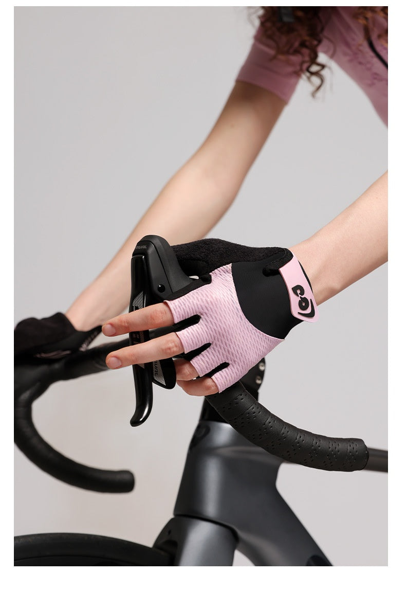 Padded half-finger cycling gloves with mesh back