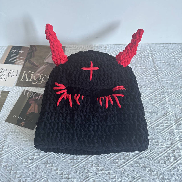 Warmfell Chunky Crochet Bucket Hat with Horns, Hand-Knitted