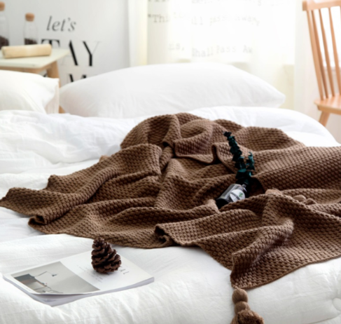 Warmfell Chunky knit throw with pom-pom fringe