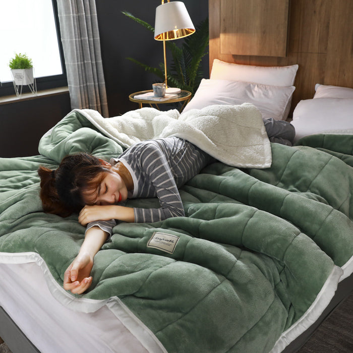 Warmfell Thick three-layer fleece blanket with sherpa back