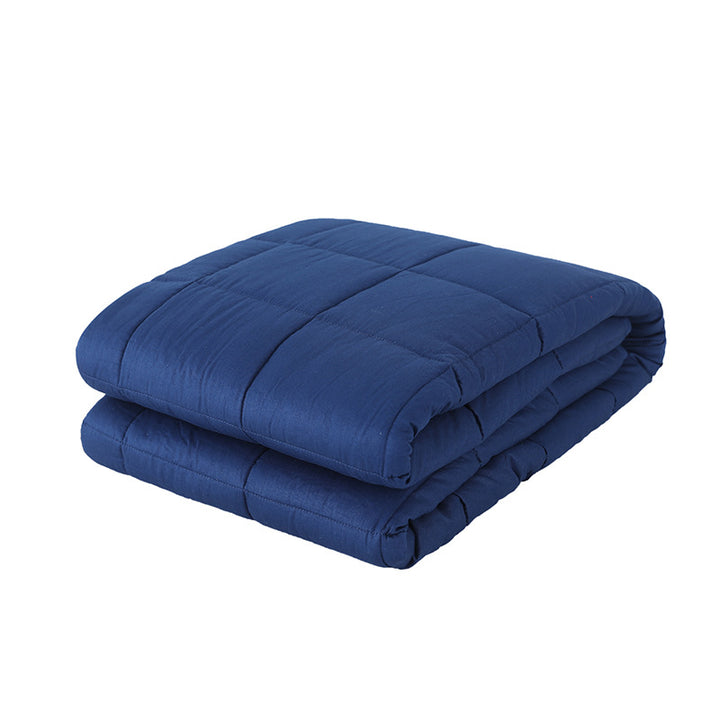 Weighted blanket with quilted squares