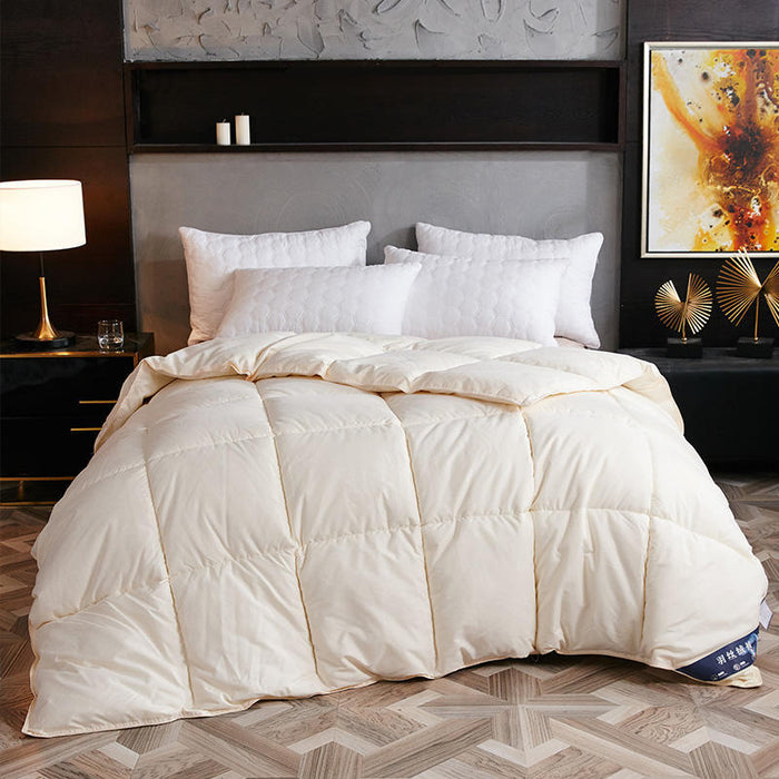 Warmfell Box-quilted winter duvet with a two-tone finish