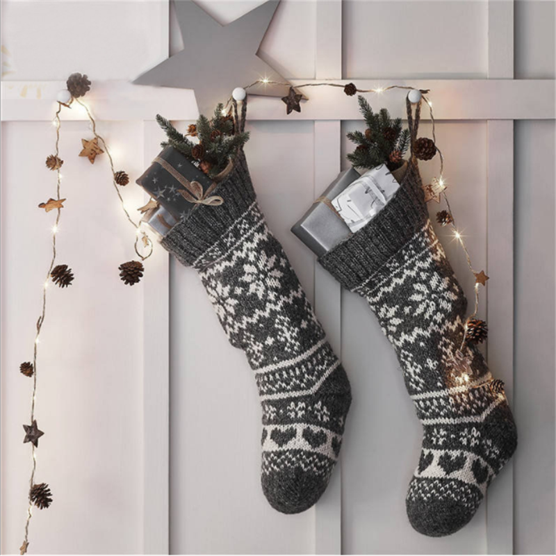 2 m Christmas fairy lights with stars or pine cones, warm white
