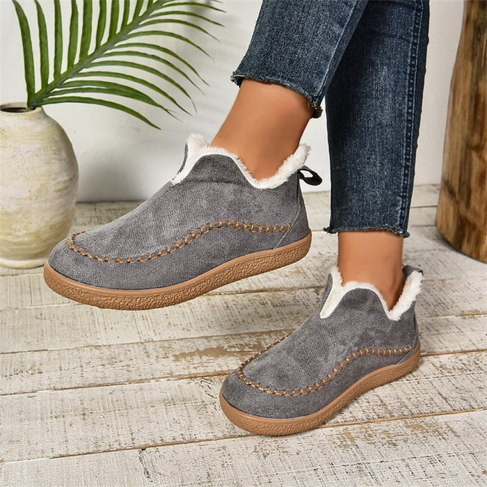 Warmfell Women's V-cut flat ankle boots with warm plush lining