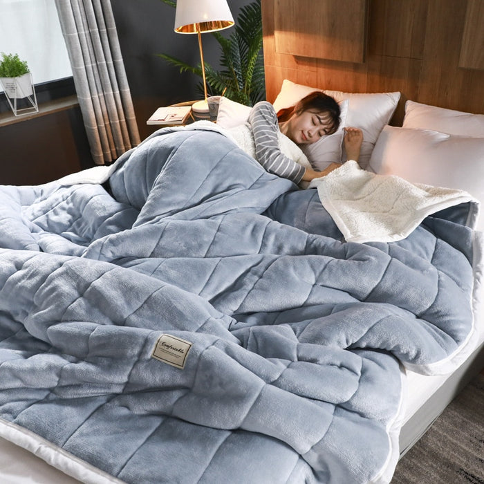 Warmfell Thick three-layer fleece blanket with sherpa back
