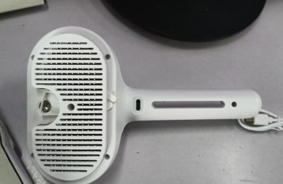 Pet slicker brush with mist spray
