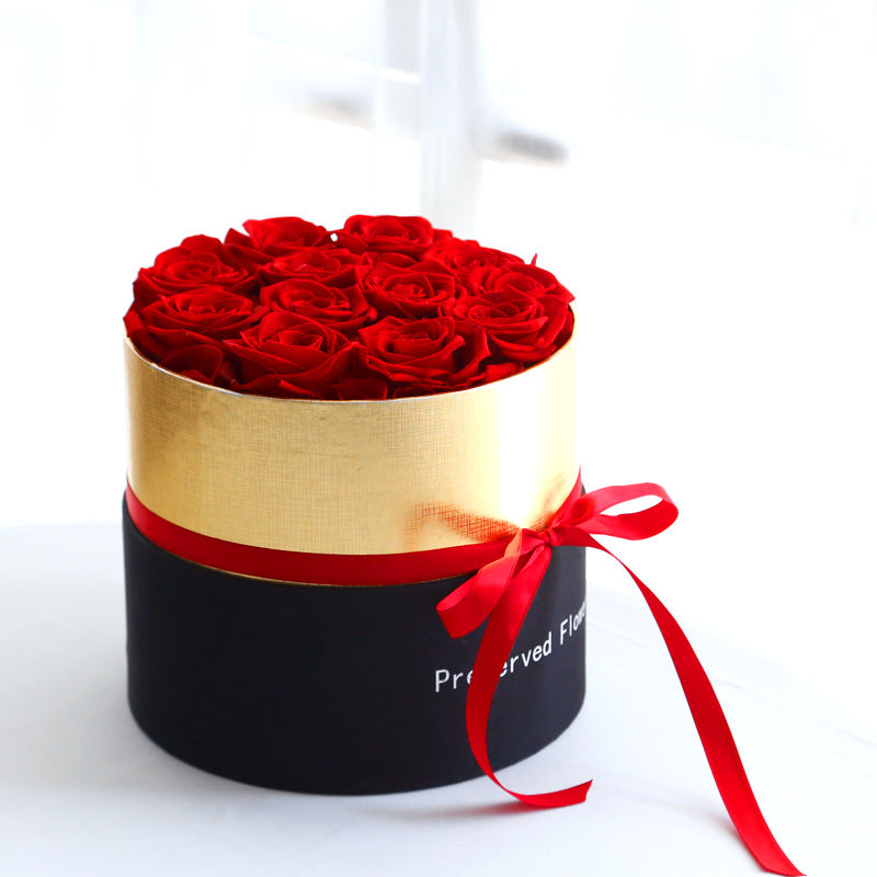 Preserved real roses in a luxury box – last without water