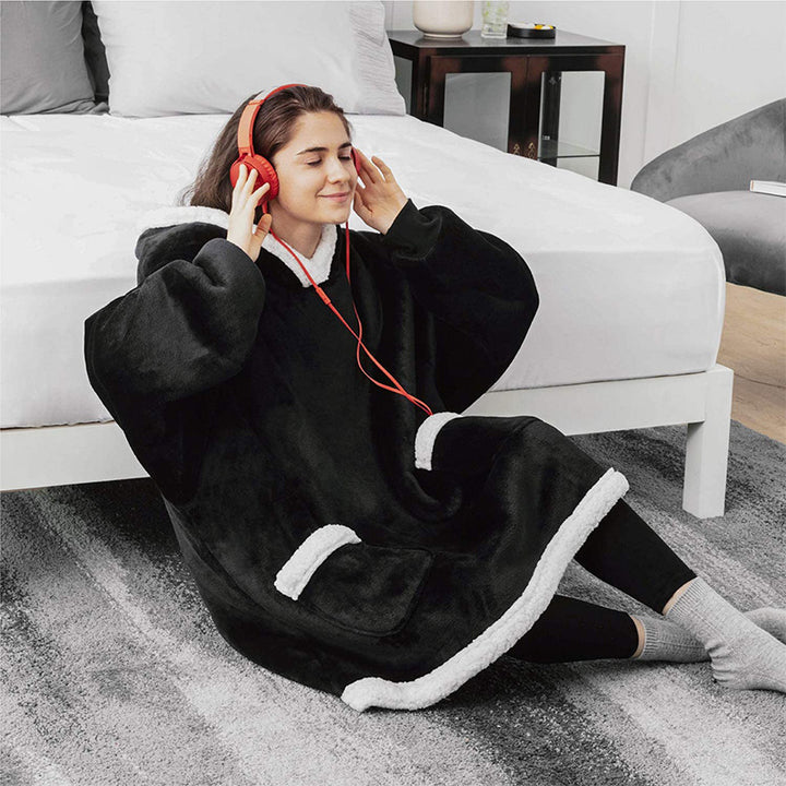 Oversized Hoodie Blanket – Cosy Wearable Blanket with Pocket