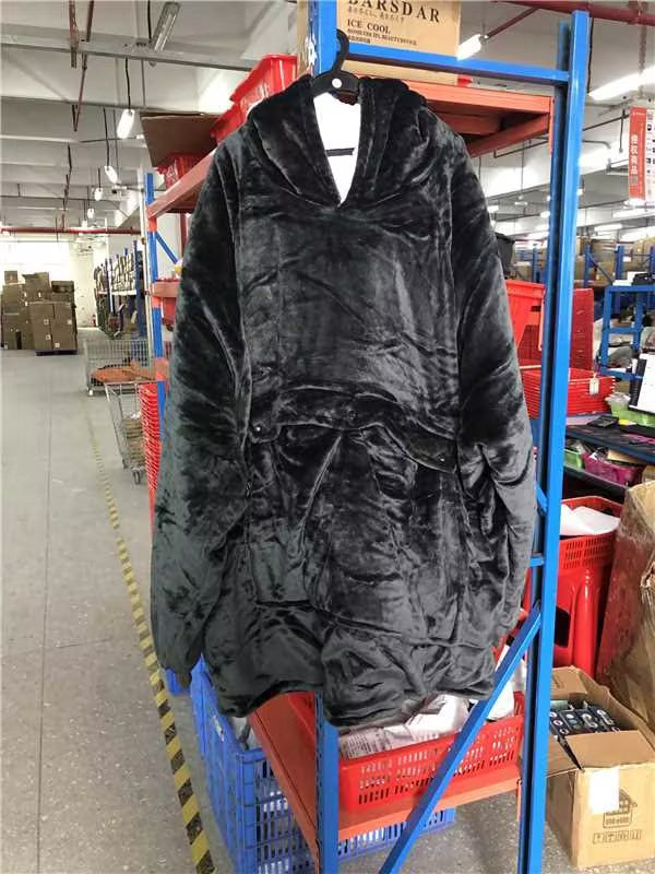 USB Heated Hoodie Blanket – Oversized Flannel and Sherpa