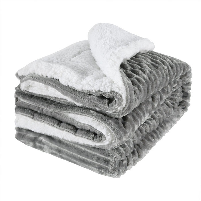 Warmfell Thick sherpa blanket with fluffy lamb-style reverse