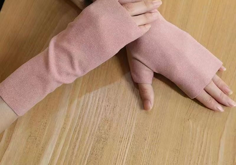 Grey knit fingerless hand warmers