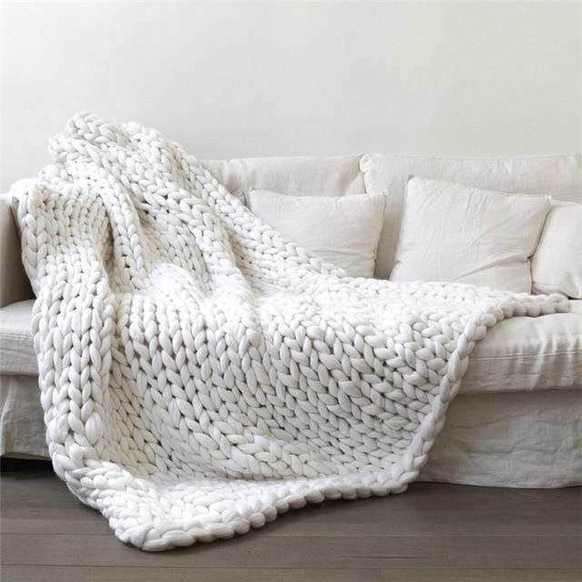 Warmfell™ Handmade Chunky Knit Blanket with Super-Soft Texture