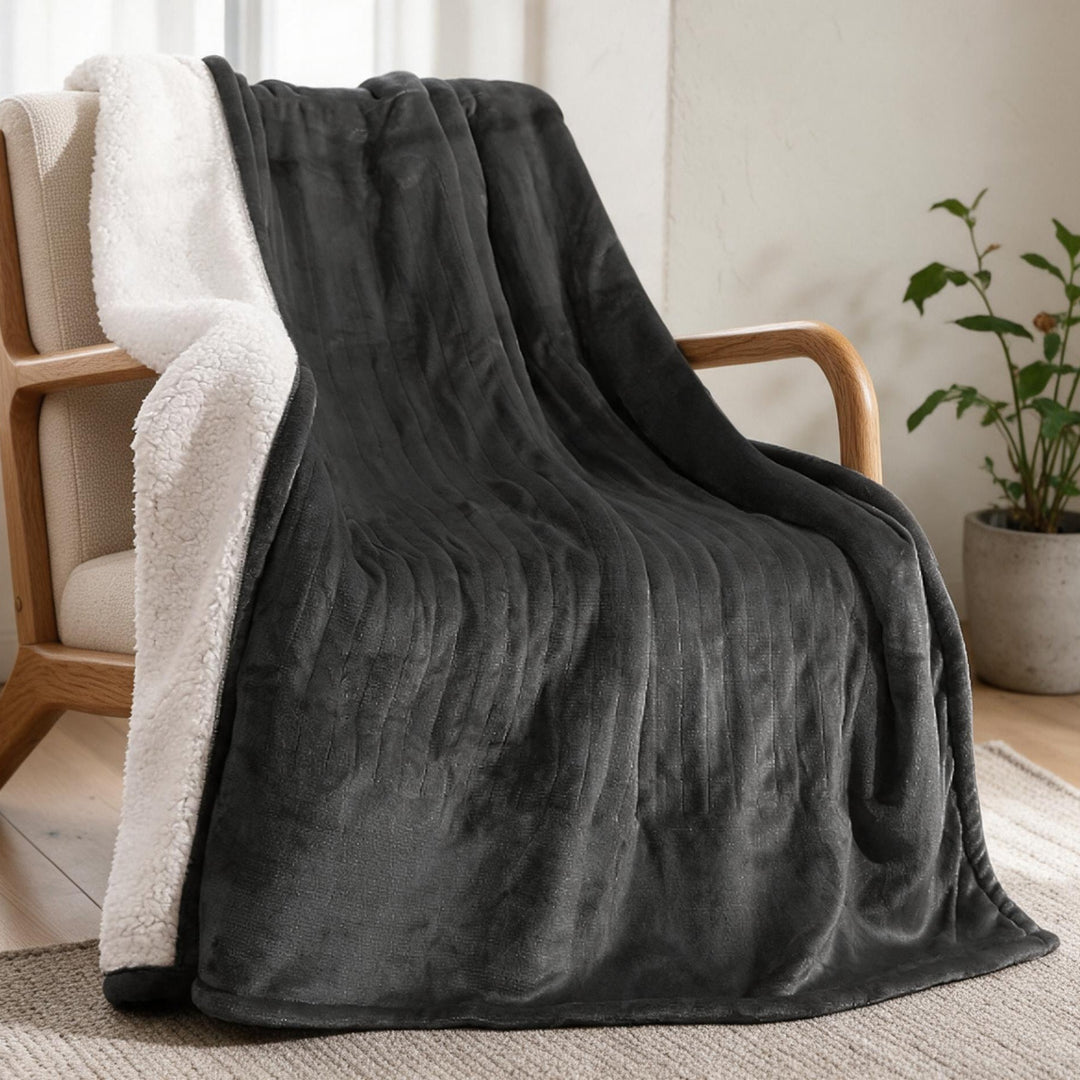 Warmfell™ Sherpa Heated Throw with 6 Heat Settings and Timer