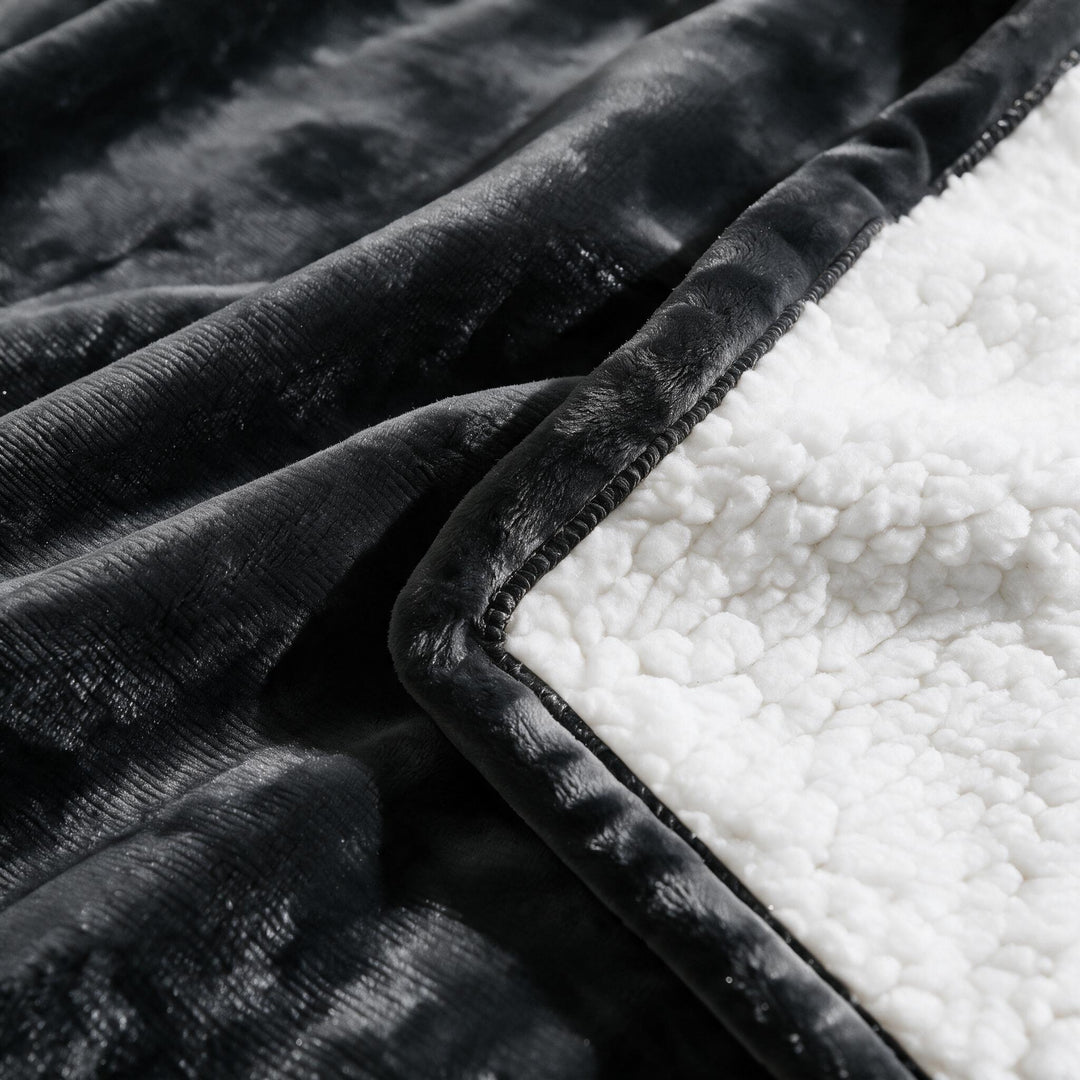 Warmfell™ Sherpa Heated Throw with 6 Heat Settings and Timer