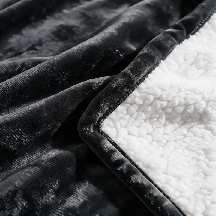 Warmfell™ Sherpa Heated Throw with 6 Heat Settings and Timer
