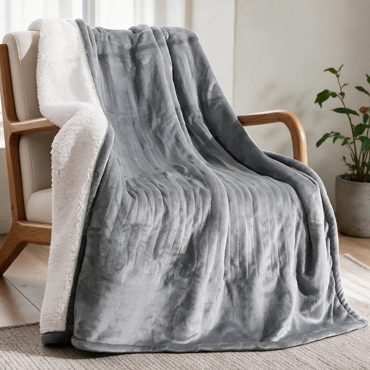 Warmfell™ Sherpa Heated Throw with 6 Heat Settings and Timer